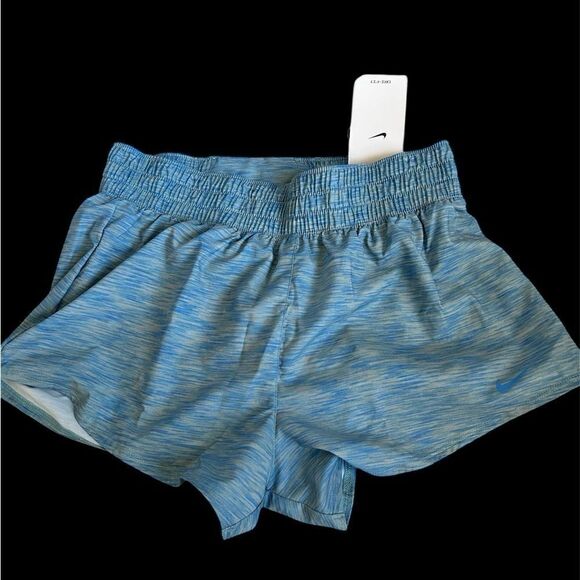 Nike One Women's Dri-FIT Ultra High-Waisted 3" Brief-Lined Shorts, medium, NWT - Picture 2 of 11